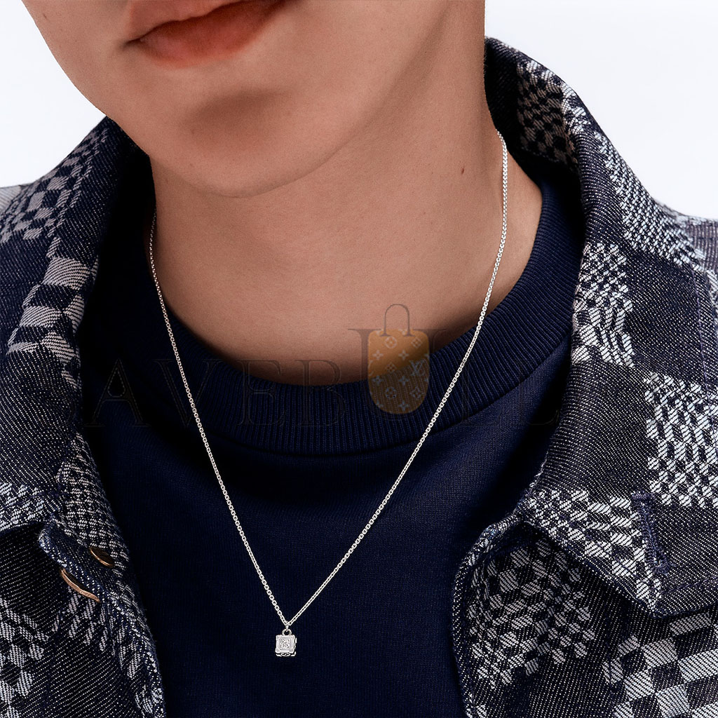 l**is v*t*n les gastons v*t*n trunk pendant, white gold and Di*m*nd q03084